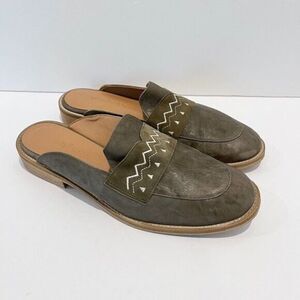 Sundance Leather Embroidered Mules Size 38 = 8 Women's Green Pewter Flats